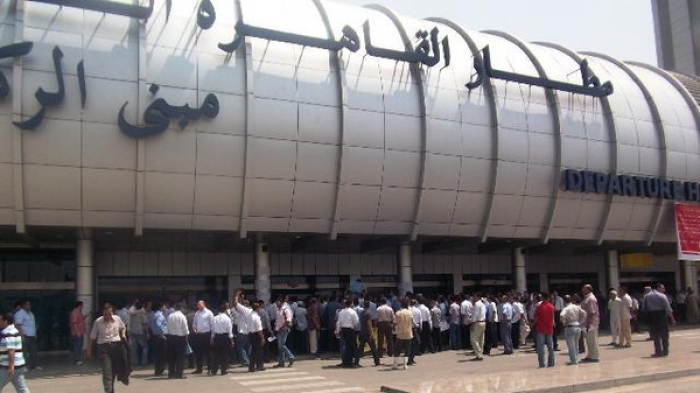 ضبط ( 5 ) ساعات مرصعة بالألماس بحوزة برلماني يمني بمطار القاهرة