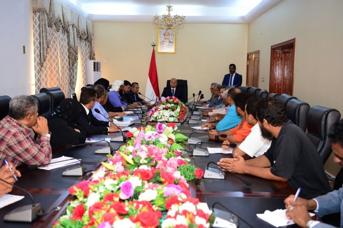 اجتماع برئاسة المشير هادي يقر عودة الالية السابقه لاستيراد وبيع النفط في اليمن