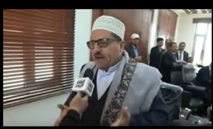 شاهد بالفيديو : تاجر كبير في العاصمة صنعاء ينفجر غاضباً في وجه الحوثيين