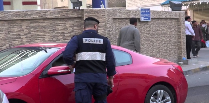 قبلة “ساخنة” في سيارة تقود فتاة إيرانية وشابًا كويتيًا إلى مكافحة المخدرات