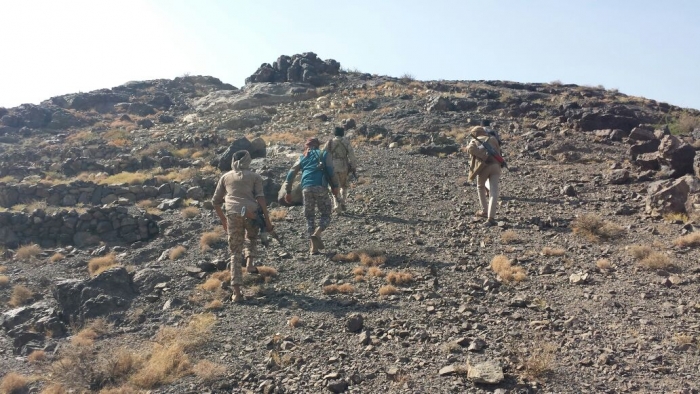 تعز : الجيش يحقق تقدماً نوعياً في مديرية " مقبنة " ويأسر القائد الثاني للحوثيين في المديرية