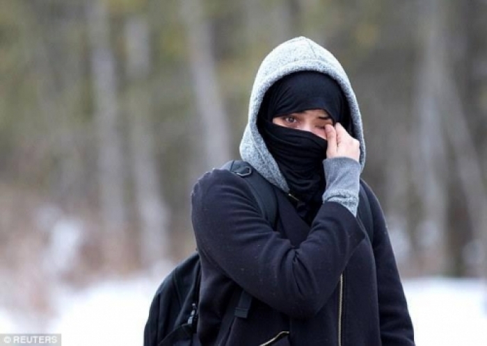 السفارة بواشنطن تقول انها وصلت الى اليمنيتين اللتان احتجزتهما الشرطة الكندية خلال محاولتهما اللجوء هربا من أمريكا