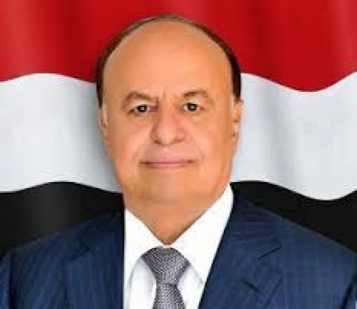 الرئيس هادي يشدد على أتباع خطط عسكرية تواكب المتغيرات على الميدان بما يضمن الاستمرار في تحقيق الانتصارات
