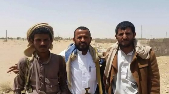 تعرف بالصورة  القيادي الحوثي الذي اعلن إنظمامه للجيش الوطني مع مرافقيه بعتادهم العسكري
