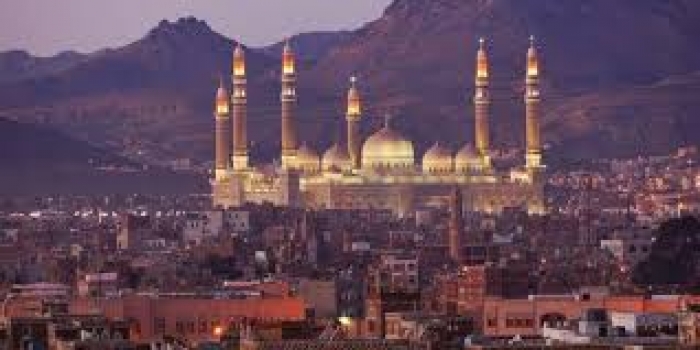 مطار صنعاء في مرمي نيران الجيش الوطني
