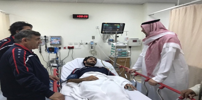 الامير عبدالله بن مساعد يزور لاعب منتخب العراق في المستشفى