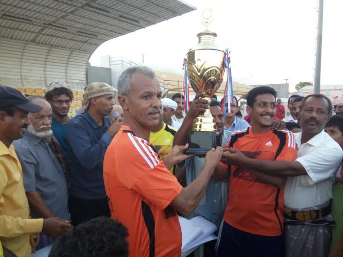 قدامى الشعلة والجزيرة يحرزون كاس اربعينية شهيد الوطن احمد سيف اليافعي