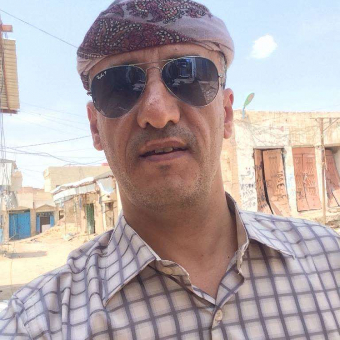 اعلامي مقرب من صالح: اضبط سوقك ياصماد وحدد موقفك من عيال الحوثي