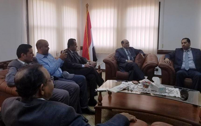 الوزير نايف البكري يزور مندوبية اليمن في الجامعة العربية بالقاهرة