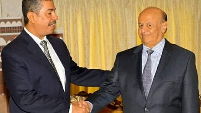 عاجل : الرئيس هادي يجرد خالد بحاح من منصبه الرسمي .. ومصادر تكشف السبب