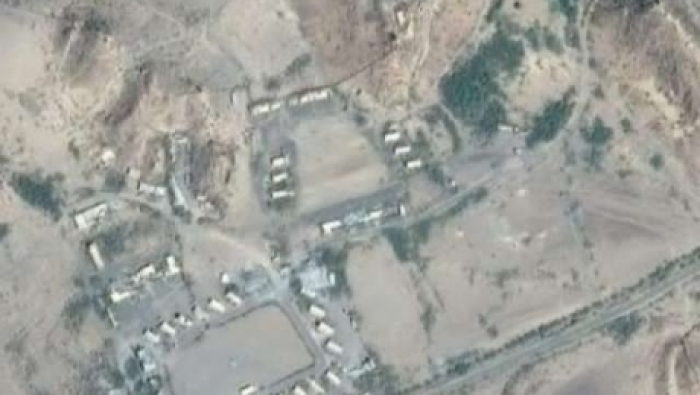 انباء : القوات الحكومية تقتحم «معسكر خالد» وتسيطر على مخازن أسلحة والحوثيون يفرون باتجاه «البرح»