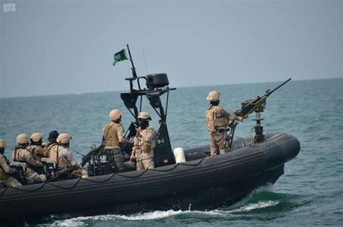 في محاولة تسلل بحرية البحرية السعودية تدمر 4 زوارق وتأسر 19 من الحوثيين يتعاطون المخدرات