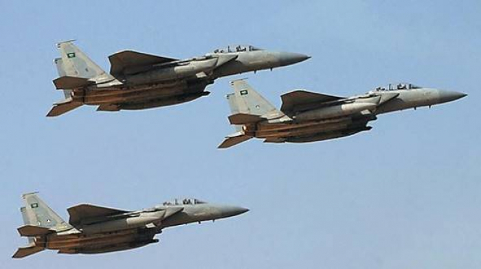 طيران التحالف يعاود قصف قاعدة الديلمي الجوية بصنعاء
