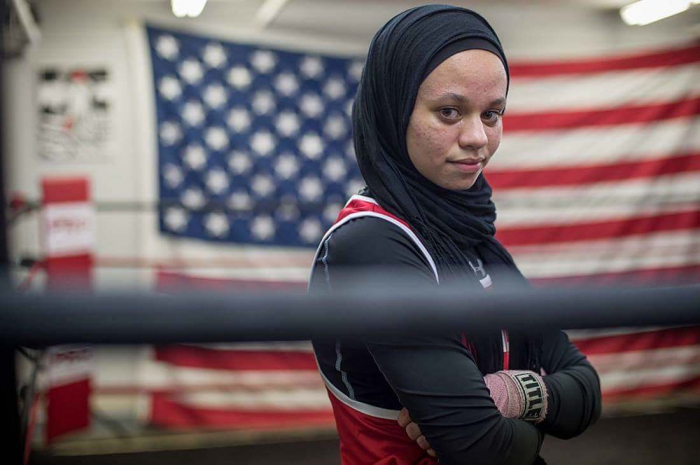 بالصور.. ملاكمة أمريكية تنتزع حق ارتداء الحجاب في المباريات