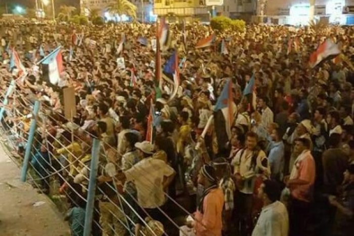 مئات الآلاف يحتشدون رفضا لمشاريع صنعاء.. والجنوب يفرض الندية ويعيد رسم خارطة التحالفات الإقليمية ( تفاصيل)