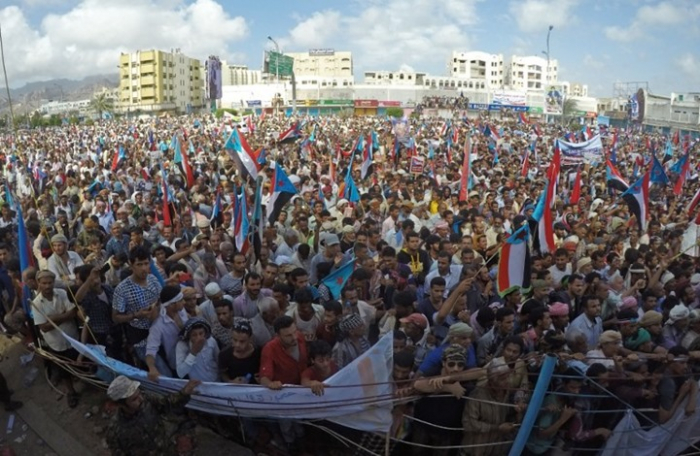 خلافات سعودية-إماراتية تظهر للعلن حول "انفصال جنوب اليمن"