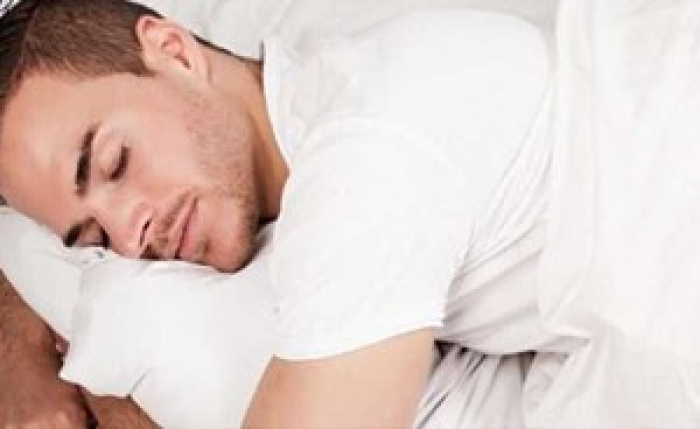 خطير.. هل تجد "لعابا" على وسادتك عند استيقاظك من النوم؟