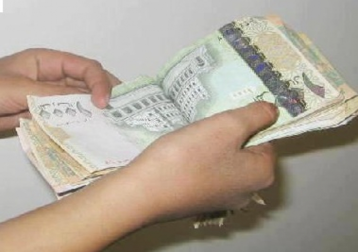 الريال اليمني يستعيد انفاسه امام الدولار الامريكي والريال السعودي