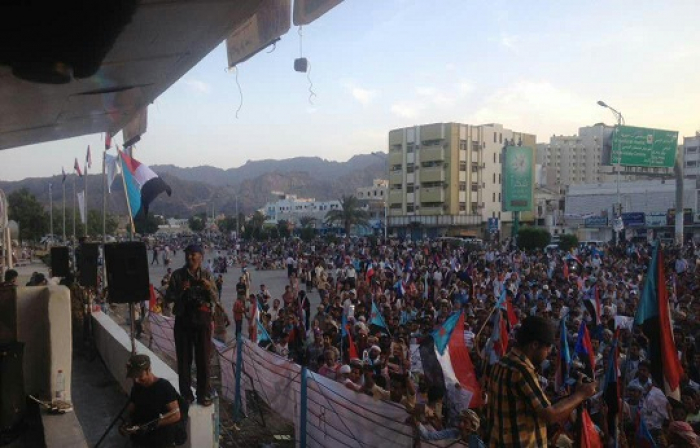 السفير البريطاني لدى اليمن: الانفصال يجب ان يكون بالحوار والحكم الذاتي بالجنوب مهم