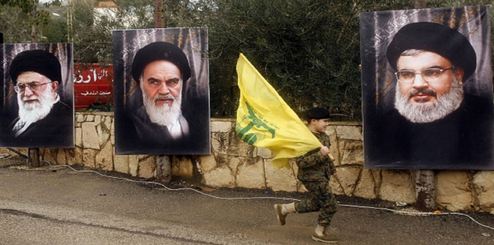 موقع إسرائيلي: أوامر إيرانية لحزب الله بالتصدي للقوات الأمريكية في سوريا