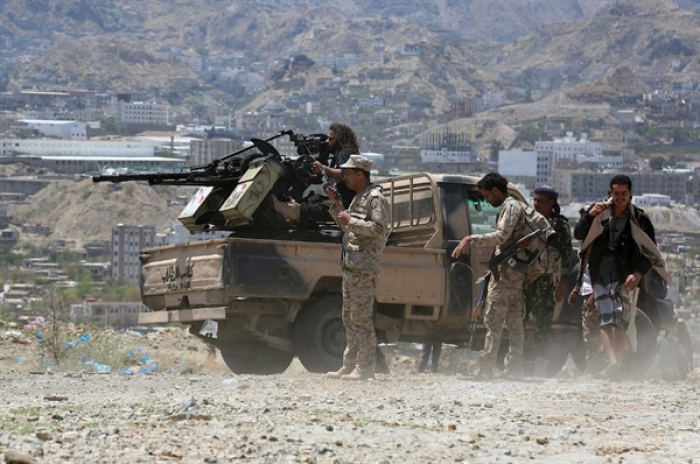الجيش اليمني يسيطر على محيط القصر الجمهوري