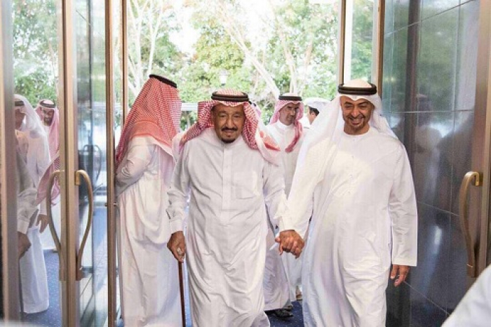 تفاصيل الاجتماع الطارئ الذي جمع الملك سلمان ومحمد بن زايد حول اليمن