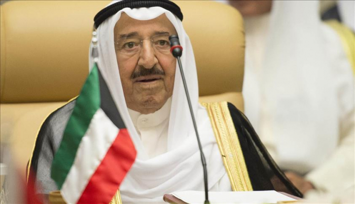 أمير الكويت يتوجه إلى السعودية لحل الأزمة الخليجية