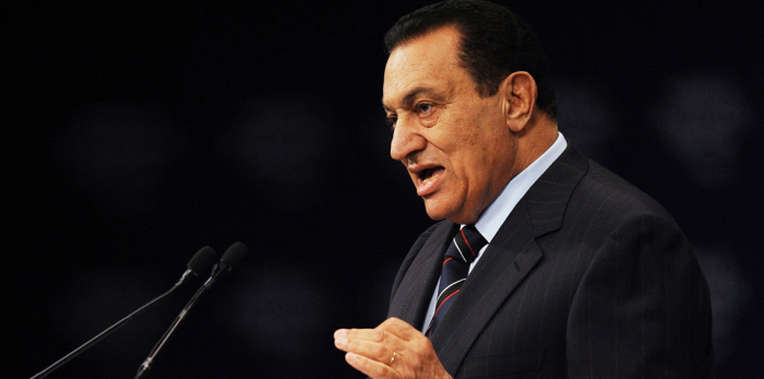 جملة قالها مبارك تسببت بتوتر دائم للعلاقات بين قطر ومصر طيلة عهد الأمير حمد (فيديو)