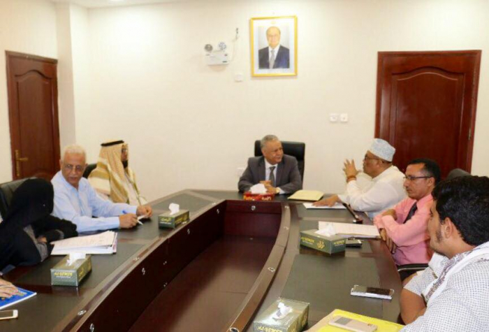محافظ عدن يلتقي المدير التنفيذي لمركز الملك سلمان للإغاثة في اليمن.