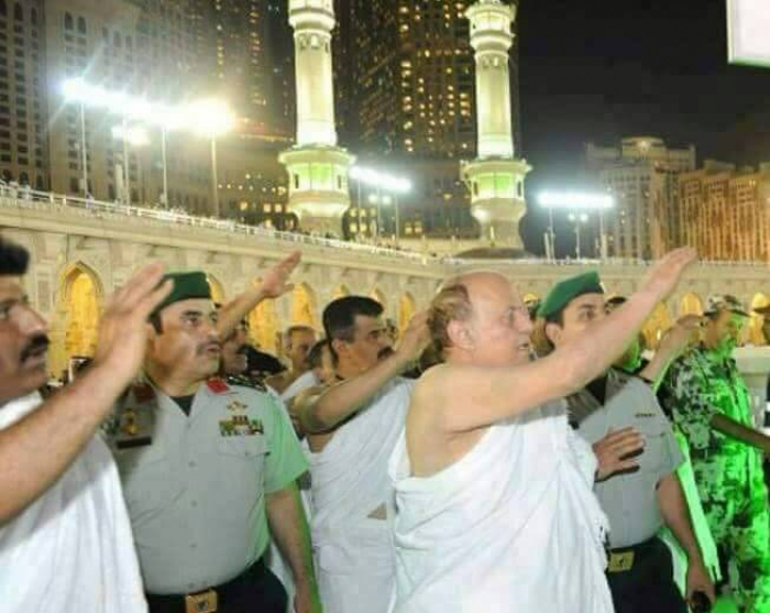 الرئيس هادي يصل مكة لإداء مناسك العمرة