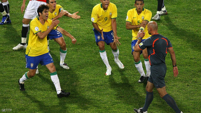 الفيفا يتصدى للعنصرية في كأس القارات