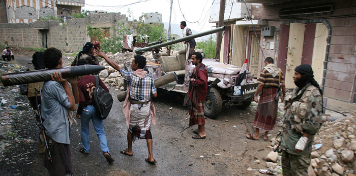 انهيار جبهات للحكومة اليمنية أمام قوات الحوثي لهذا السبب المرتبط بقطر