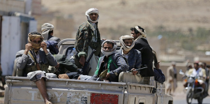 الحوثيون يقصفون احدى بلدات يافع ومقتل 2 مواطنين