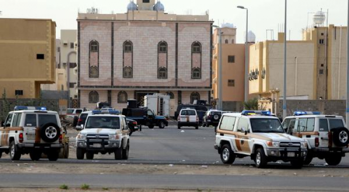 القبض على 5 من عناصر الخلية الإرهابية بينهم امرأة السعودية تعلن احباطها مخططاً لإستهداف الحرم المكي