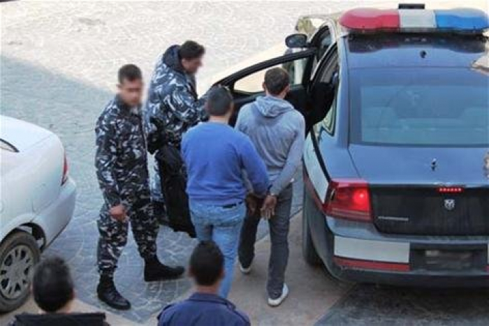 بوشاية حوثية : الشرطة اللبنانية تداهم سكن طلبة يمنيين في بيروت وتعتقلهم