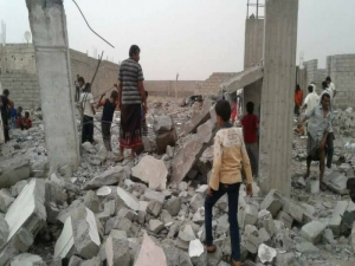 شاهد .. مغترب يمني يتصدى للحوثيين بشراسة عندما هاجمو منزله في تهامة ..وهكذا كانت النهاية (صور)