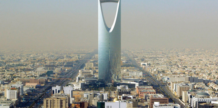 سعودي يمنح نصف ملكية شركته لشخص تصدق عليه في طفولته