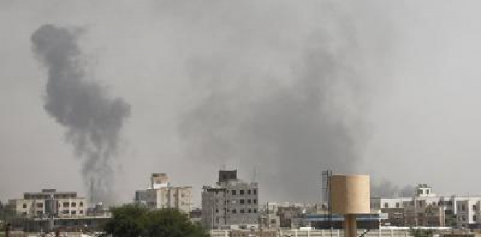 طيران التحالف يغير على شمال العاصمة صنعاء قبل قليل