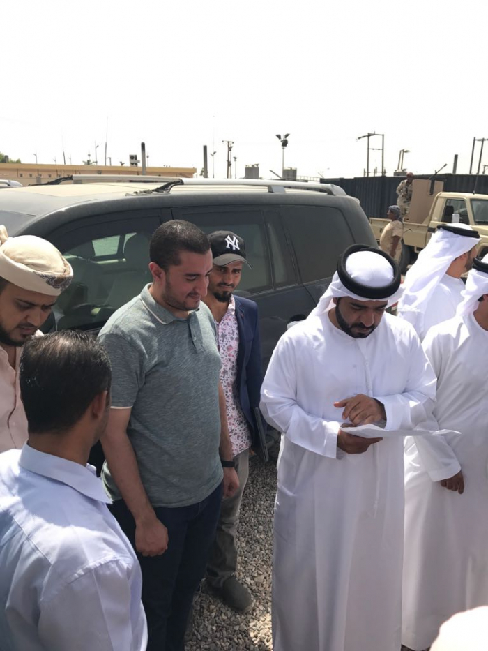 وفد إماراتي يزور لحج للاطلاع على تجهيزات استقبال مولدات الكهرباء المقدمة من دولة الإمارات