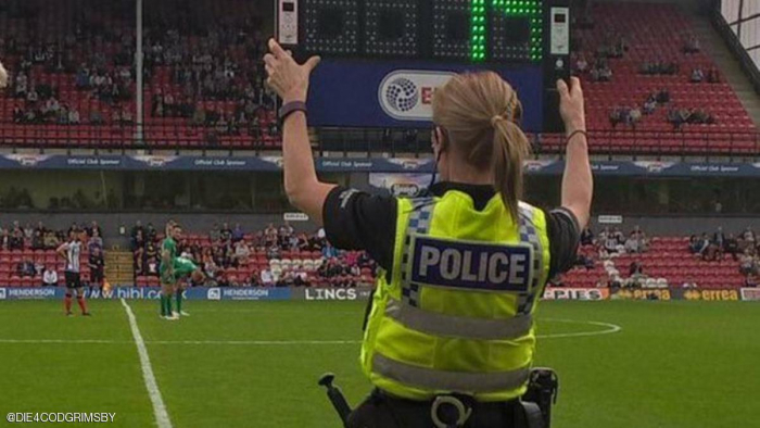 الشرطة في خدمة كرة القدم.. بالملاعب الإنجليزية