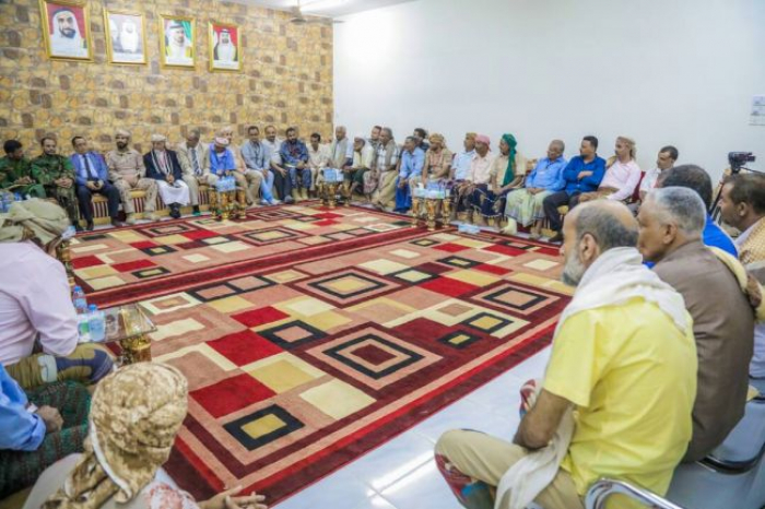 بالصور : نخبة من قبائل وشخصيات الجنوب تلتقي بقيادة التحالف العربي في عدن