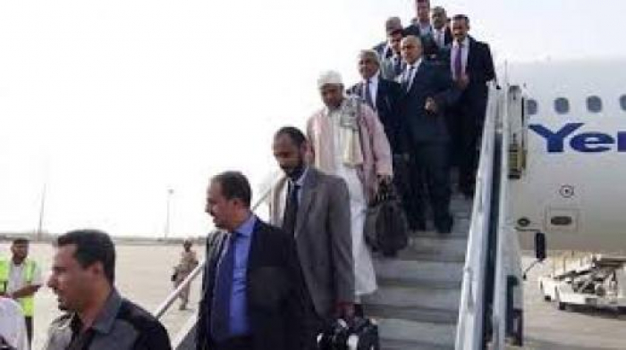 الرئيس هادي يرسل طائرته لنقل بن دغر والمفلحي الى الرياض