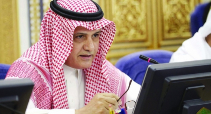 عضو بمجلس شورى السعودية  يطالب بتوظيف مواطنات المملكة في البناشر والبقالات ومحلات الحلاقة