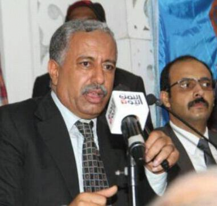 الأمين العام لحزب المؤتمر يتهم الحوثيون باحتلال مجلس النواب