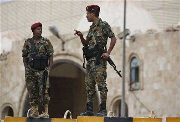 الكشف عن الطرف الذي فرض سيطرته العسكرية وعزز حضوره في منافذ العاصمة صنعاء (تفاصيل)