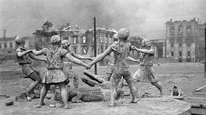 ستالينغراد.. قتلوا 40 ألفا من سكانها وأحرقوا نهرها لكنها قبرتهم تحت أنقاضها
