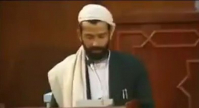 شاهد : اكبر كذبة برلمانية رسمية قالها حسين الحوثي حالفا باليمين (فيديو)