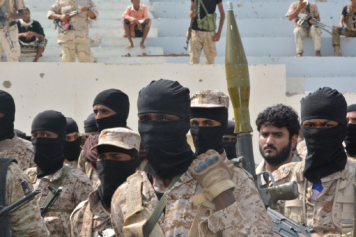 قوات يمنية تسيطر على معقل ومركز ادارة عمليات القاعدة بأبين