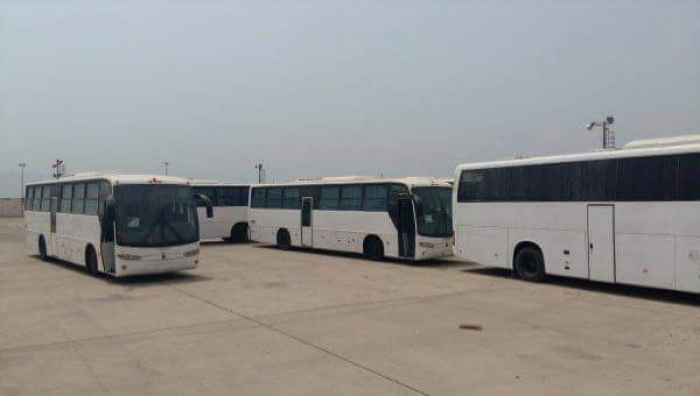 حافلات النقل البري تحرج المسافرين بين عدن والضالع