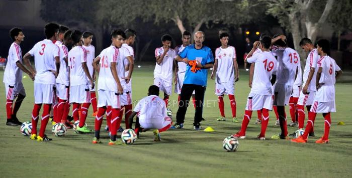 فوز المنتخب اليمني على قطر يفضح الانقلابيين وزير الرياضة الحوثي يصرف «دبة غاز» لكل لاعب ووزير الشرعية يبارك الانتصار بتغريدة